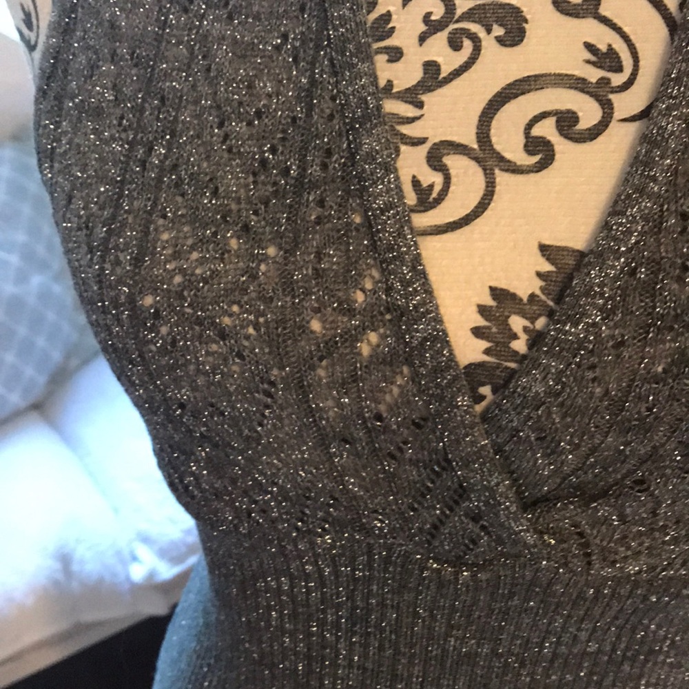 Halter top - Picture 2 of 3